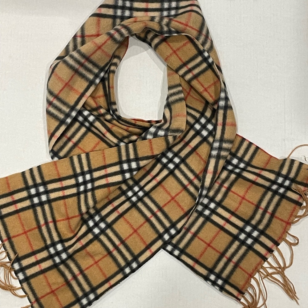 Famous Check Fleece Scarf Fringed - Picture 3 of 5
